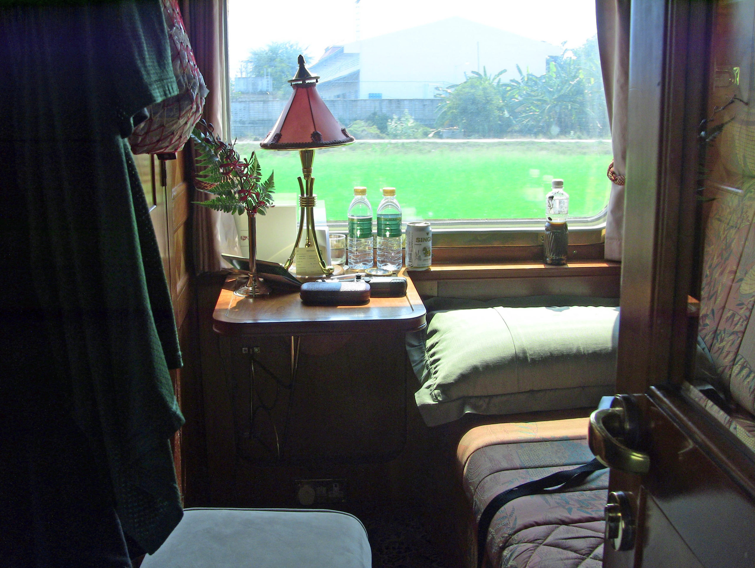 JB_EOLampInWindow Eastern & Oriental Express