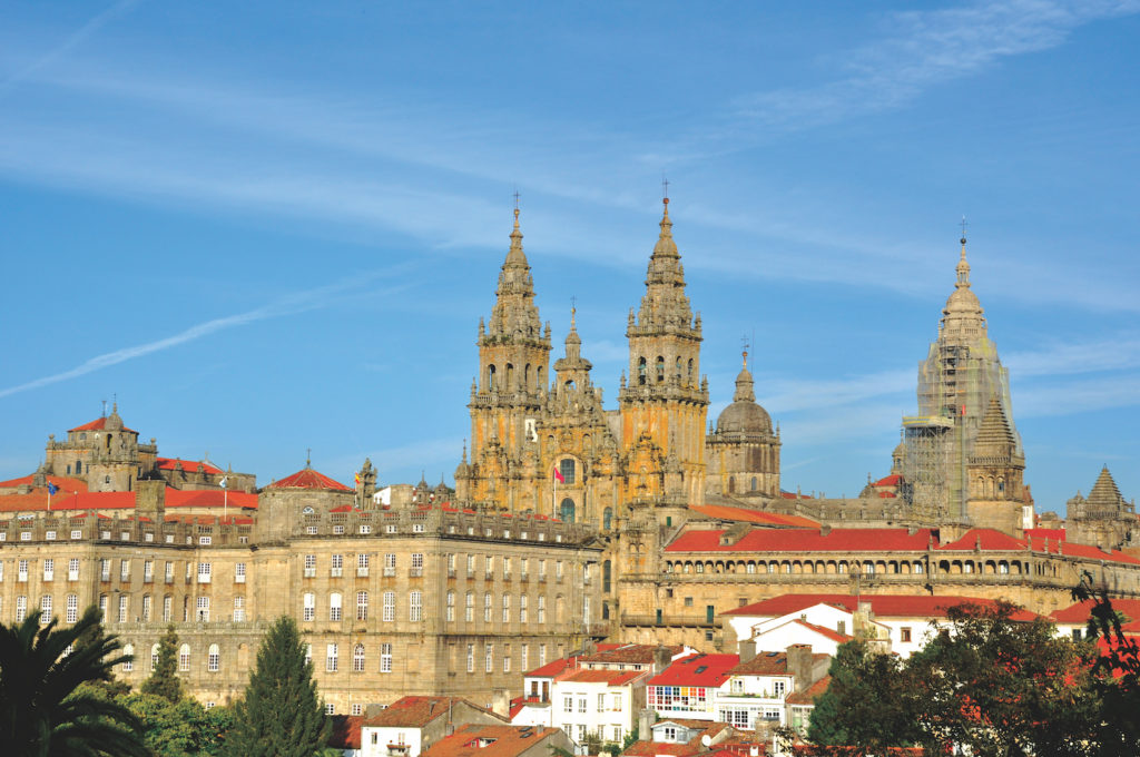 El Transcantábrico Gran Lujo SantiagoSan Sebastián Luxury Train